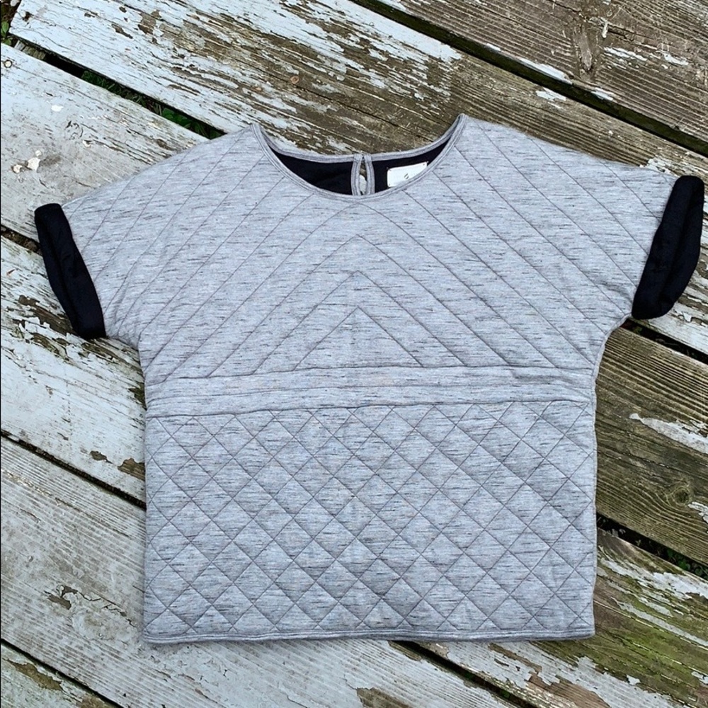 🌻5 for $25 Lou and Grey Quilted Grey Top Small